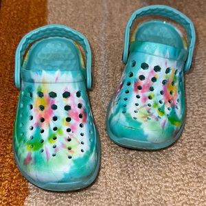 Toddler Girl Size 8 TyeDye Target Brand Joybees Crocs